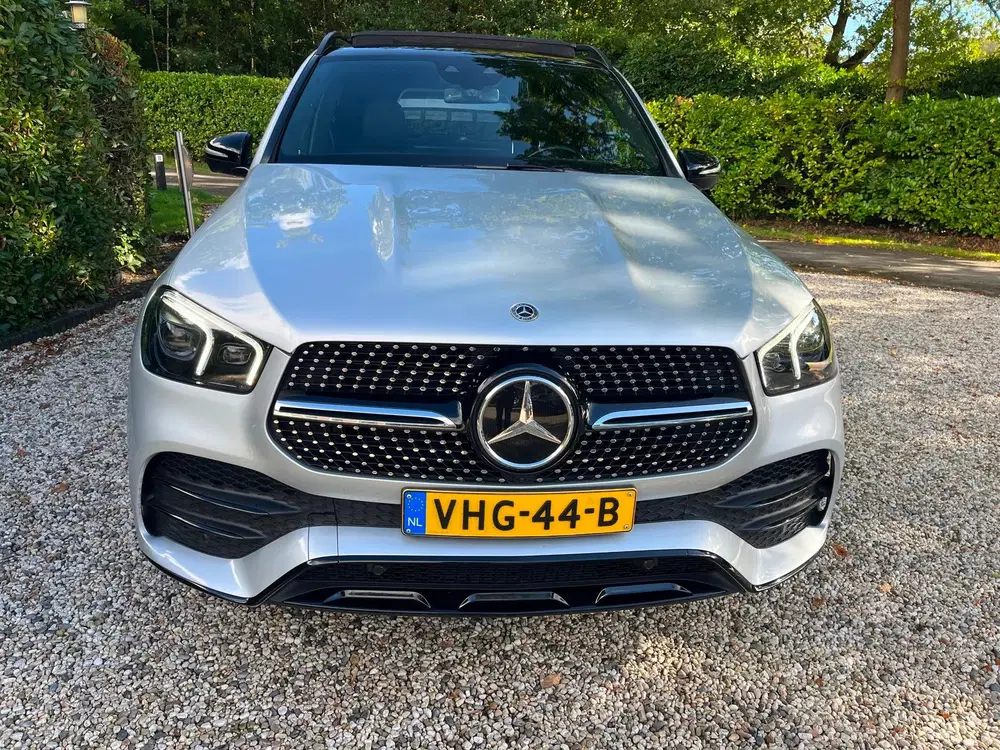Mercedes-Benz GLE 4MATIC AMG Line Panoramadak uit 2020, foto 2