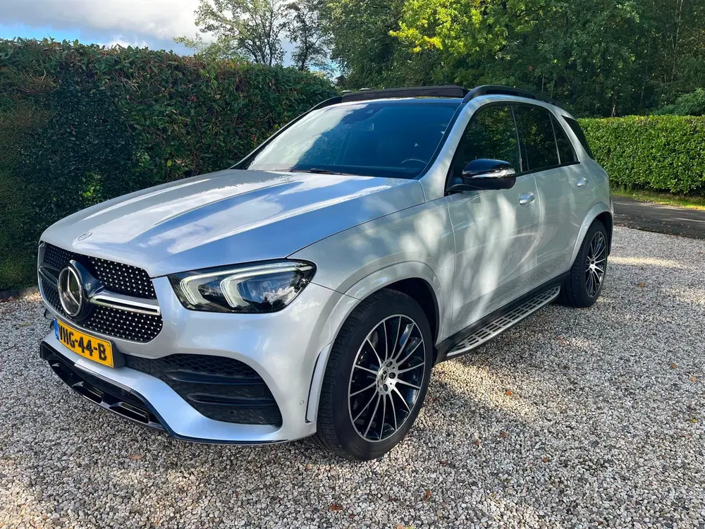 Mercedes-Benz GLE 4MATIC AMG Line Panoramadak uit 2020, foto 3