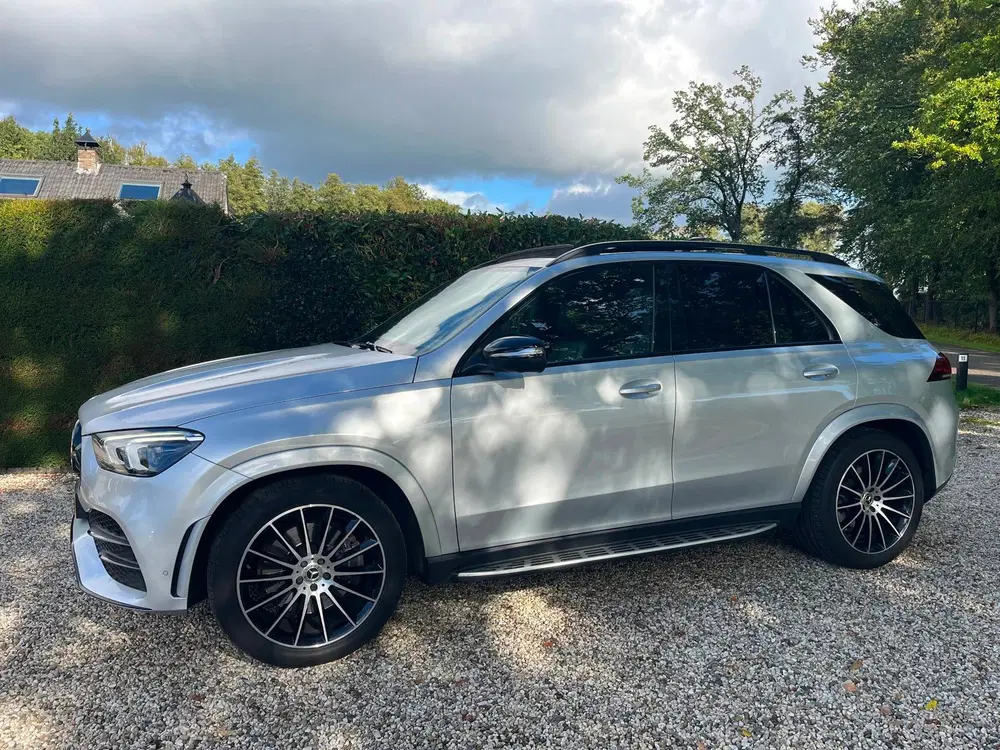 Mercedes-Benz GLE 4MATIC AMG Line Panoramadak uit 2020, foto 4
