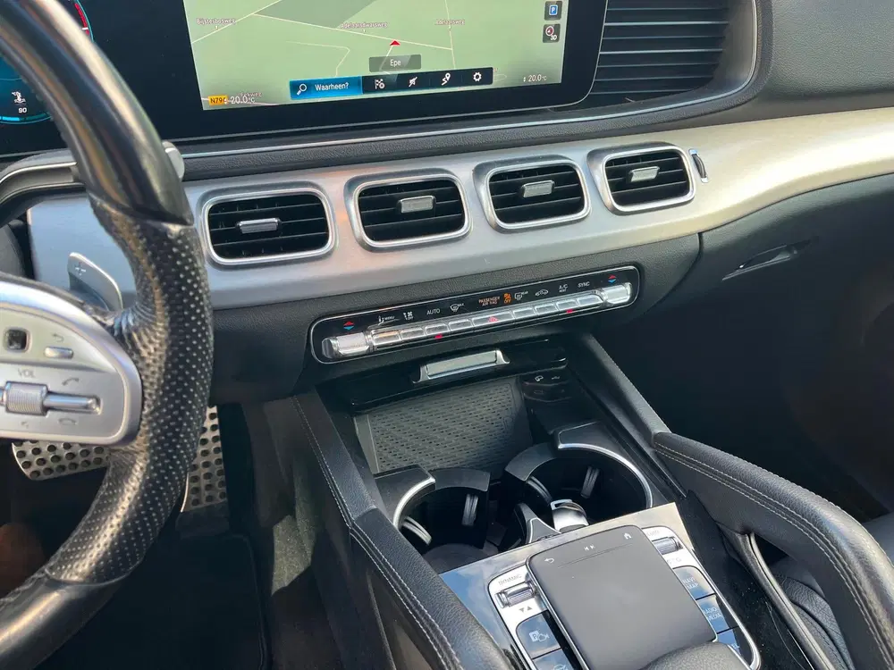 Mercedes-Benz GLE 4MATIC AMG Line Panoramadak uit 2020, foto 6