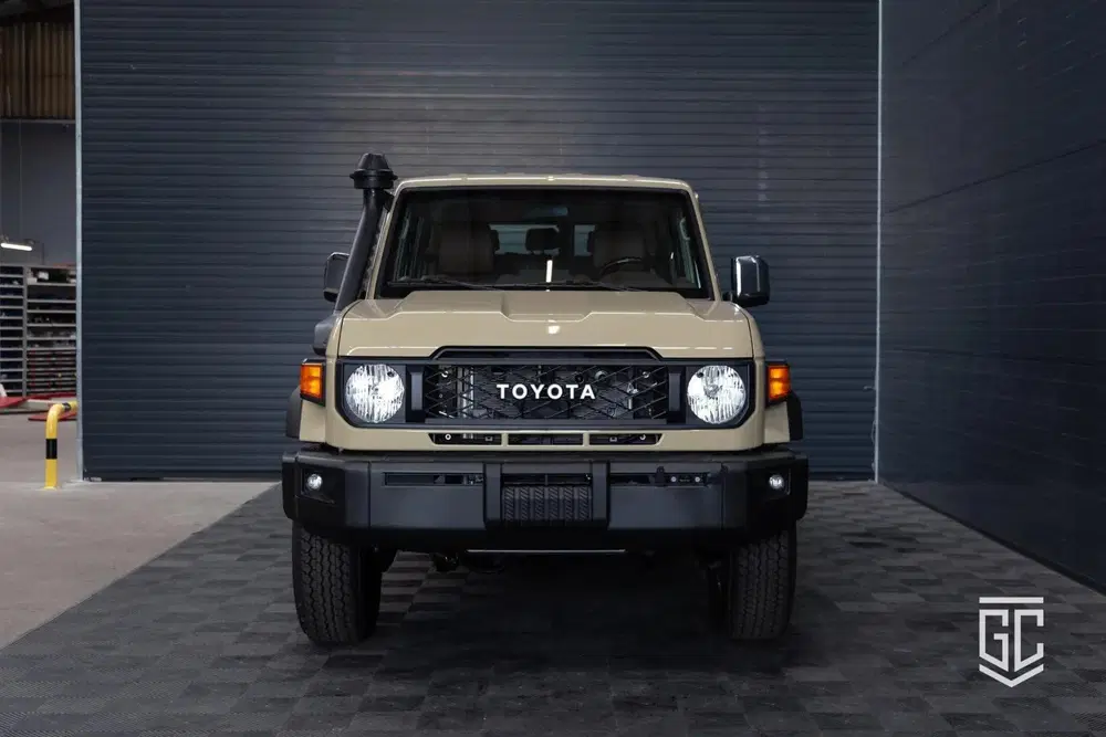 Toyota Land Cruiser GRJ76 LX-Z A uit 2026, foto 2