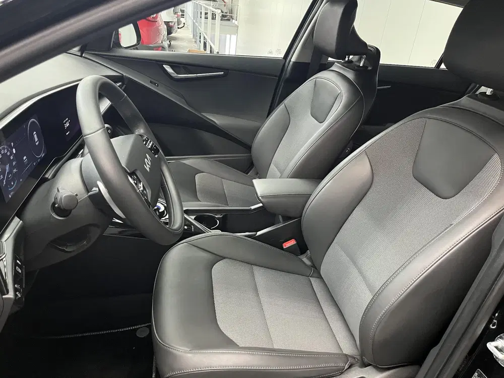 Kia Niro 1.6 GDi Hybrid DynamicLine met Trekhaak uit 2024, foto 3