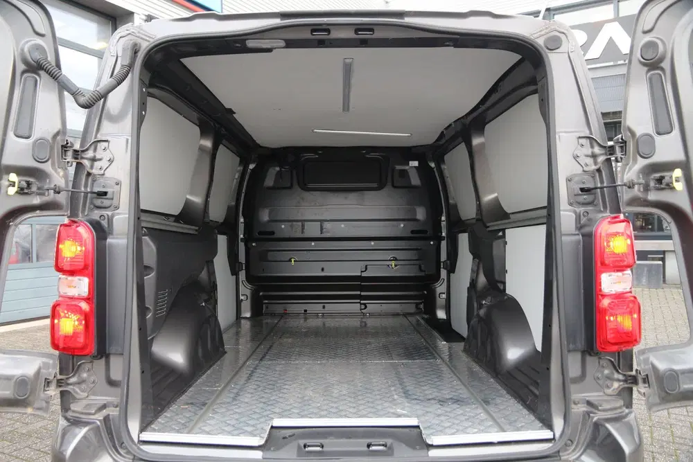 Peugeot Expert 2.0 BlueHDI 180 uit 2019, foto 4