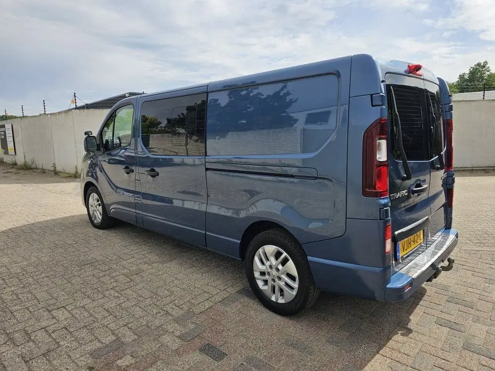 Renault Trafic 2.0 dCi T29 L2H1DC uit 2021, foto 3