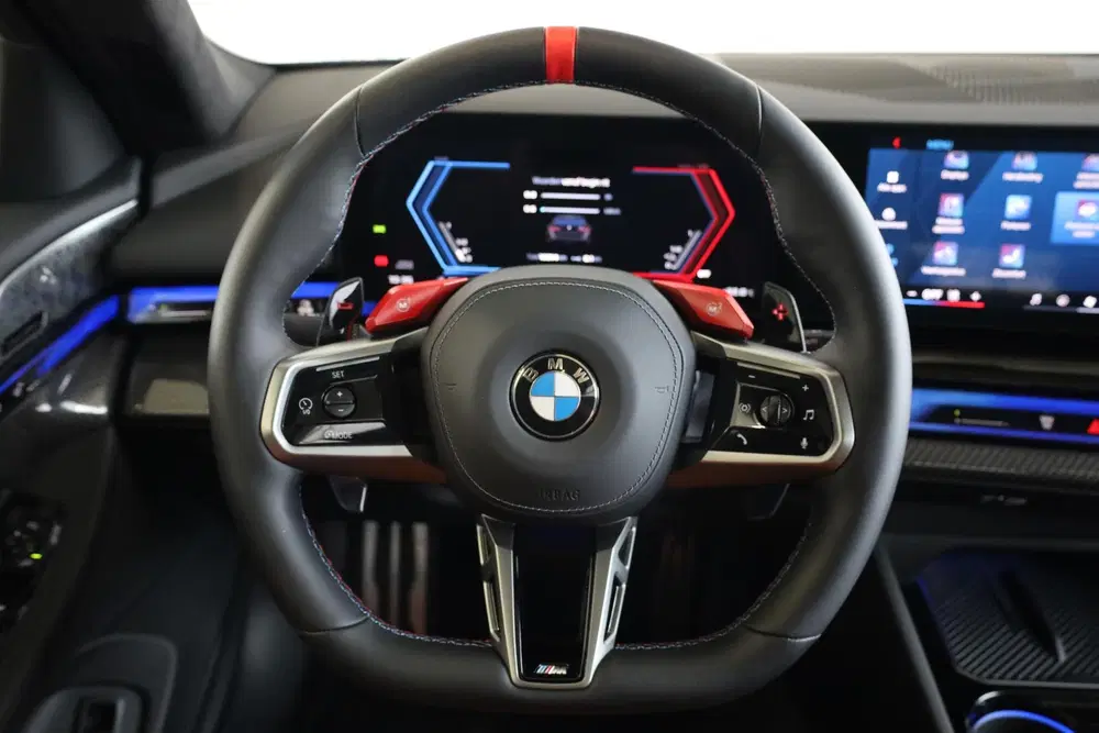 BMW M5 Touring uit 2025, foto 12