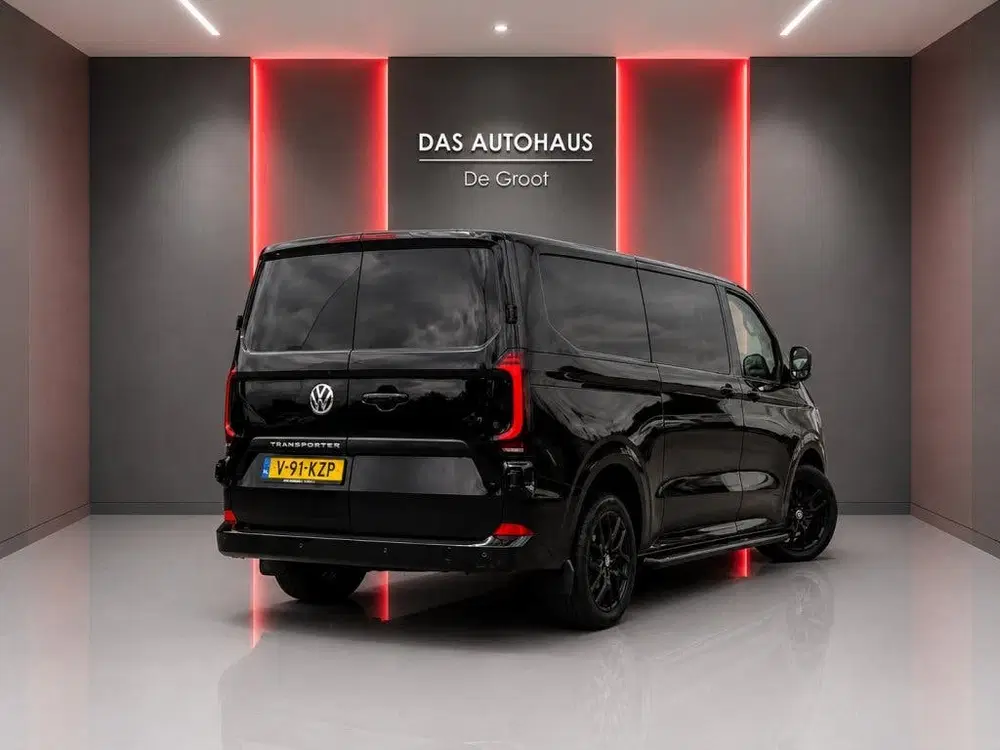 Volkswagen Transporter 2.0 TDI 170pk L2 Bulli Black Style uit 2024, foto 3