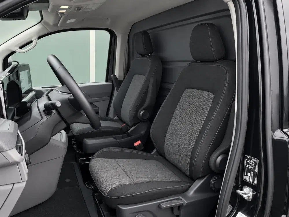 Volkswagen Transporter 2.0 TDI 170pk L2 Bulli Black Style uit 2024, foto 5