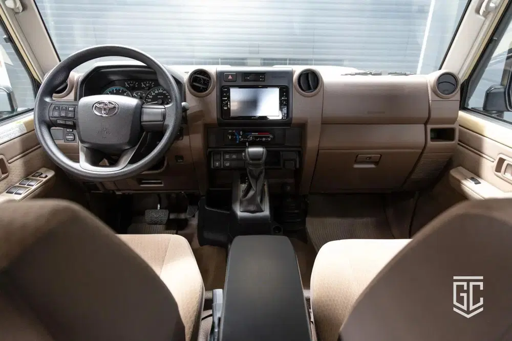 Toyota Land Cruiser GRJ79 Double Cab LX-G A uit 2026, foto 14
