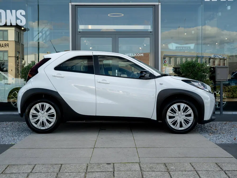 Toyota Aygo X 1.0 VVT-i Play uit 2023, foto 2