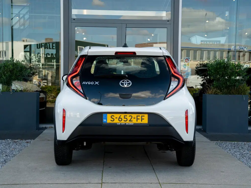 Toyota Aygo X 1.0 VVT-i Play uit 2023, foto 4