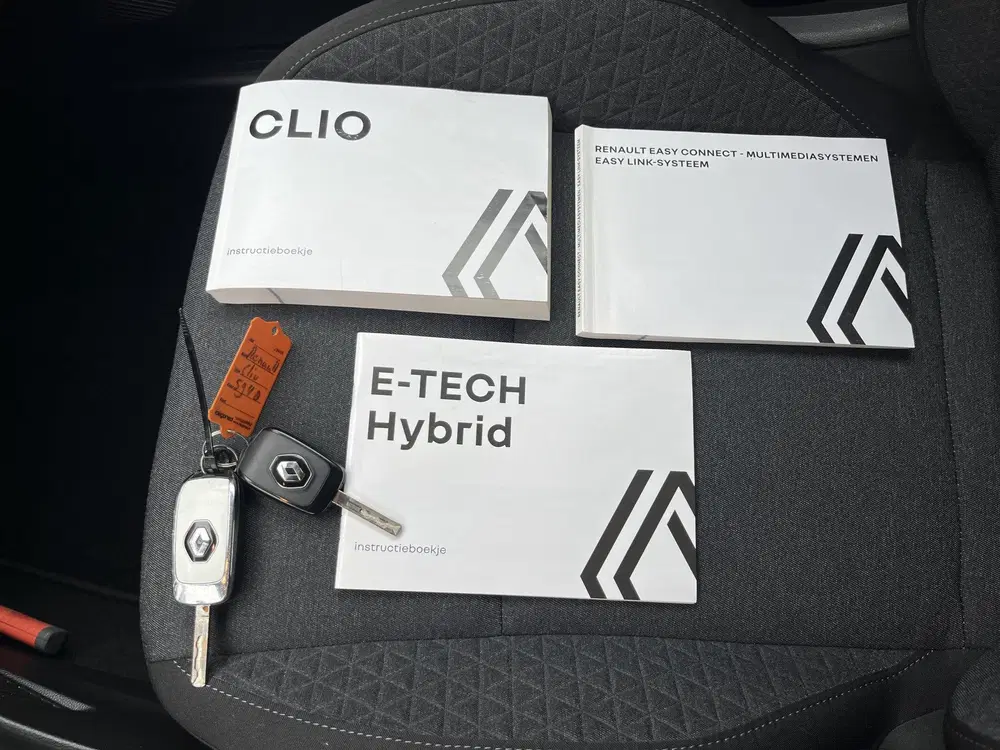 Renault Clio 1.6 E-Tech Hybrid 145 Airco Cruise control uit 2022, foto 14
