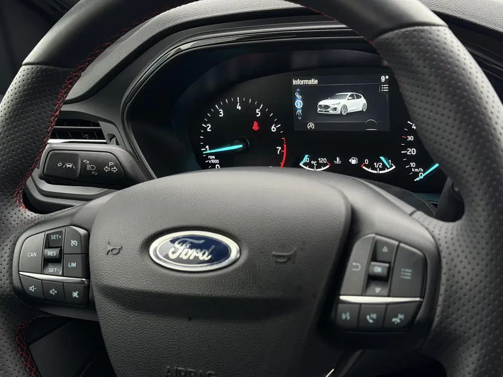 Ford Focus 1.0 EcoBoost Hybrid ST Line uit 2023, foto 11