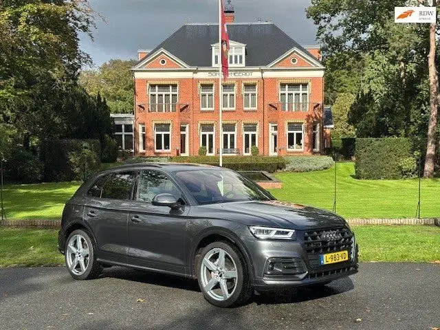 Audi Q5 50 TFSI e quattro S edition uit 2020