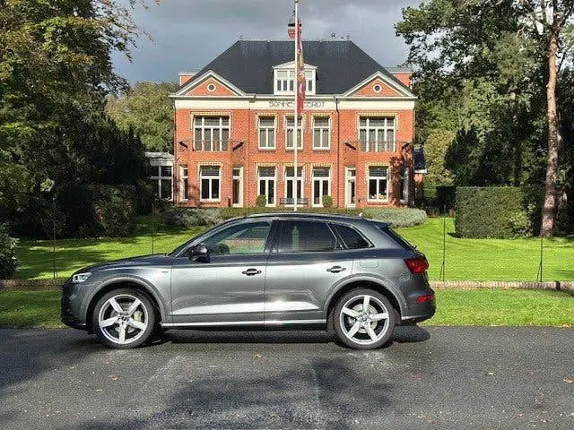 Audi Q5 50 TFSI e quattro S edition uit 2020, foto 4