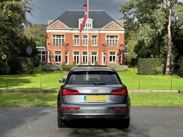 Audi Q5 50 TFSI e quattro S edition uit 2020, foto 7