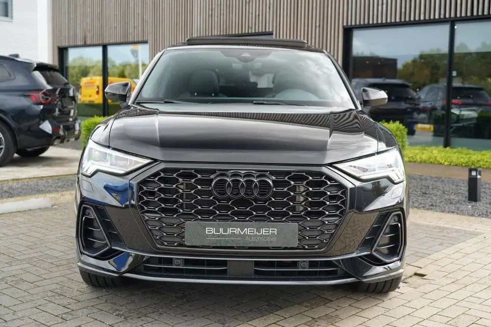 Audi Q3 45 TFSI e S Edition uit 2022, foto 15