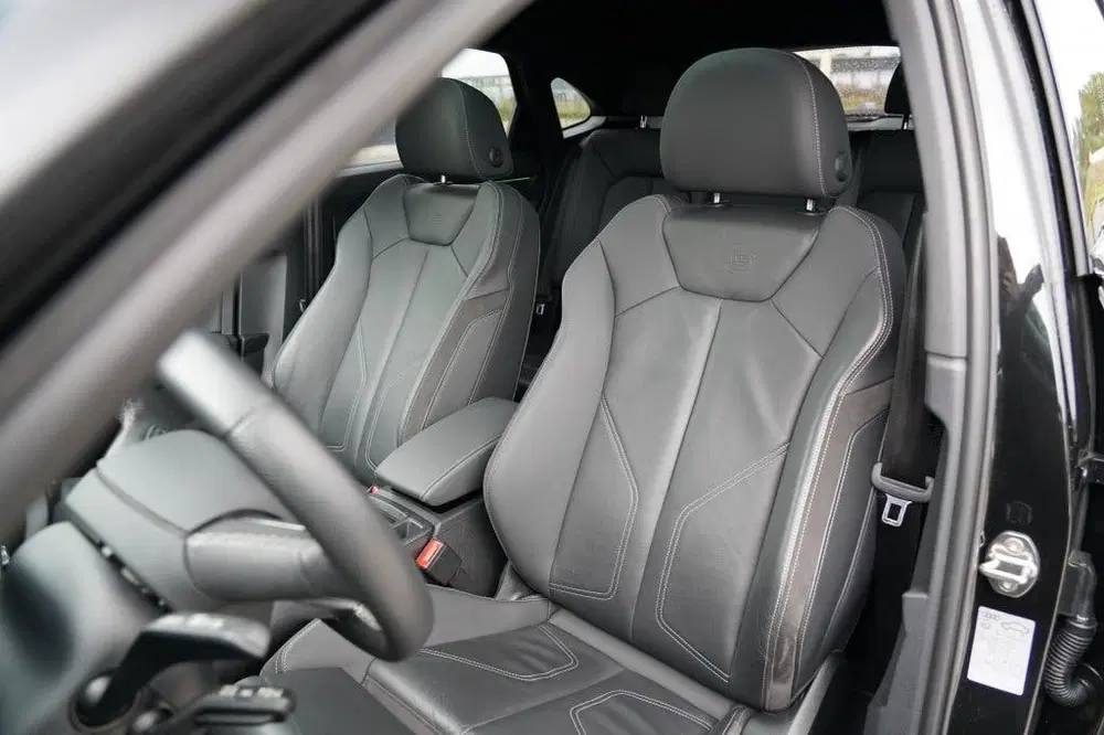 Audi Q3 45 TFSI e S Edition uit 2022, foto 3
