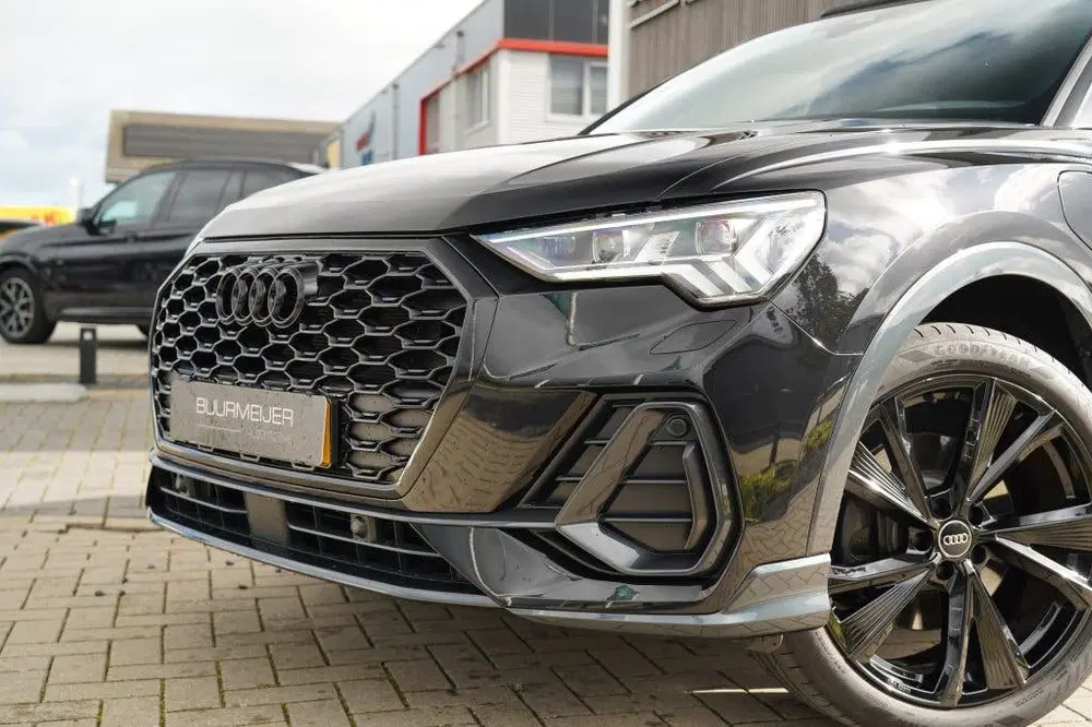 Audi Q3 45 TFSI e S Edition uit 2022, foto 9