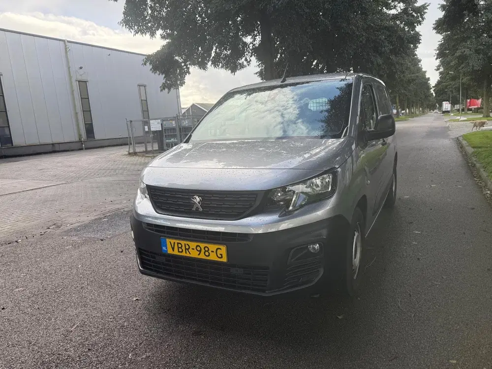 Peugeot Partner 1.6 BlueHDI Grip 3-Zits uit 2019, foto 2