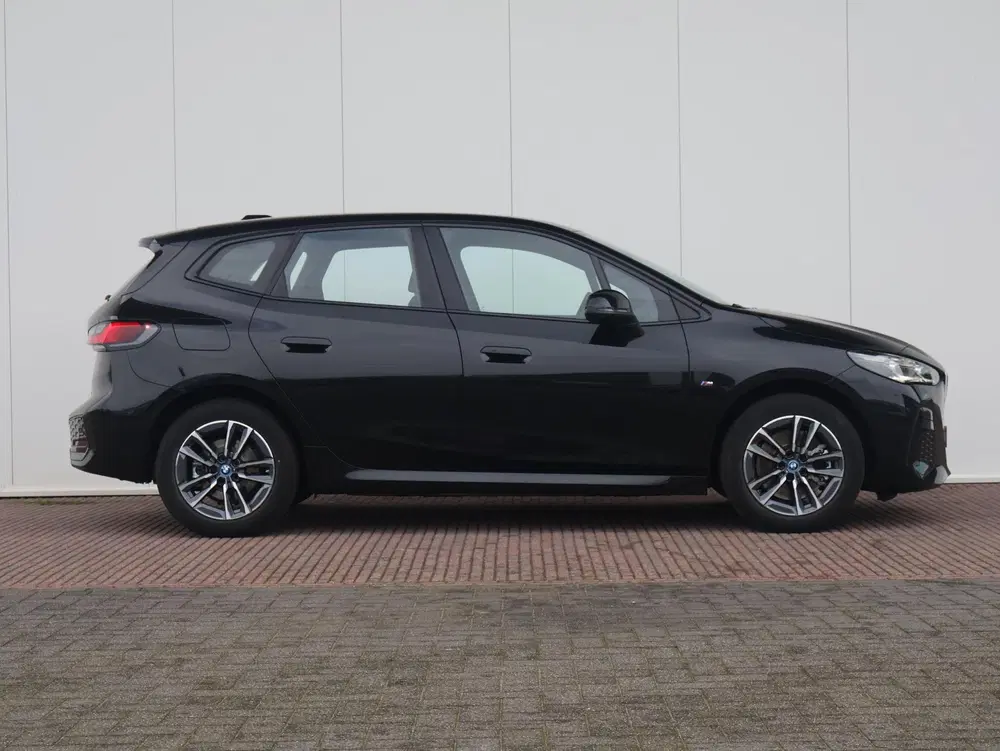BMW 2-serie Active Tourer 230e xDrive uit 2025, foto 5