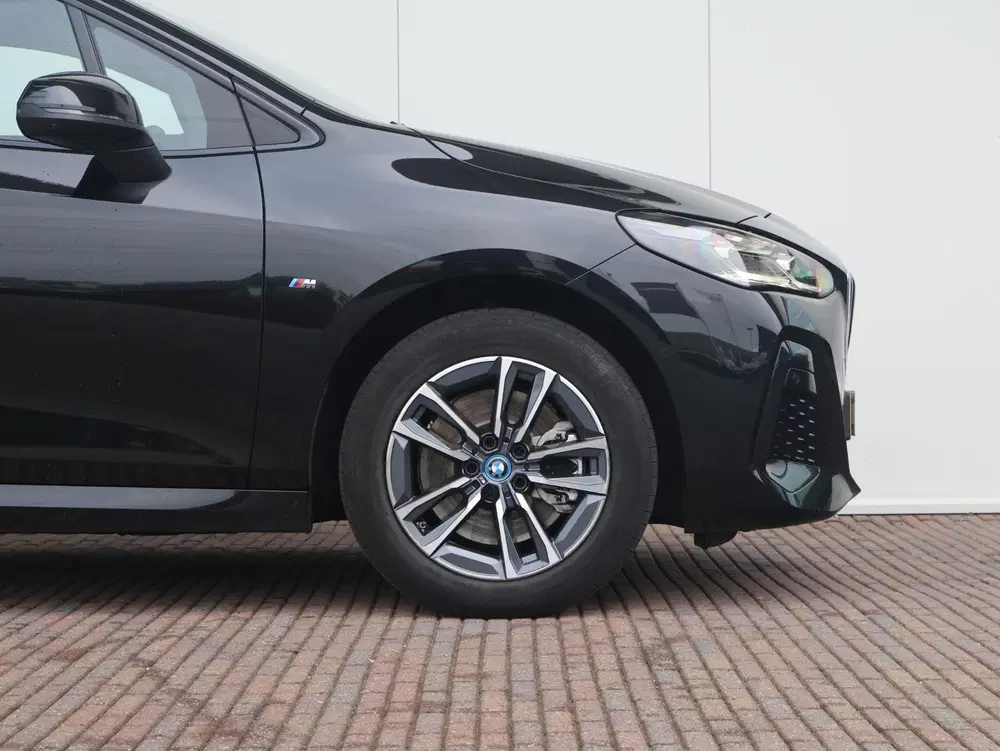 BMW 2-serie Active Tourer 230e xDrive uit 2025, foto 6