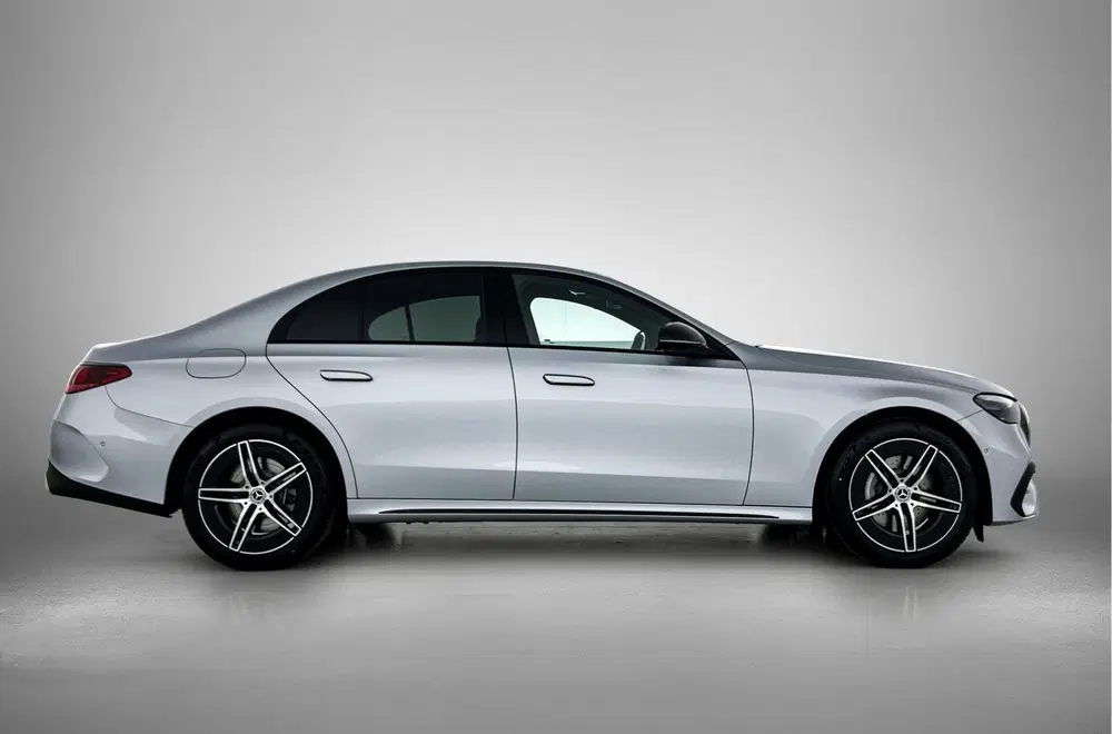 Mercedes-Benz E-Klasse 300 e Business Solution AMG uit 2026, foto 12