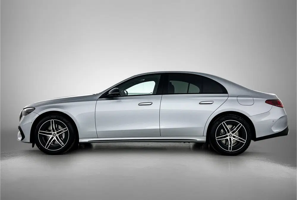 Mercedes-Benz E-Klasse 300 e Business Solution AMG uit 2026, foto 3
