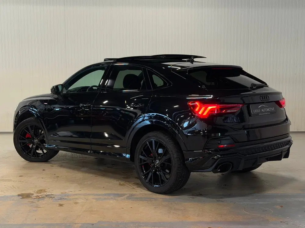 Audi Q3 45 TFSI e S Edition uit 2021, foto 2