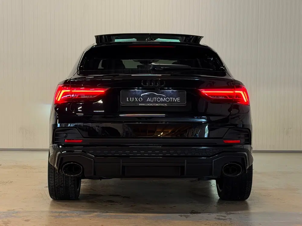 Audi Q3 45 TFSI e S Edition uit 2021, foto 5