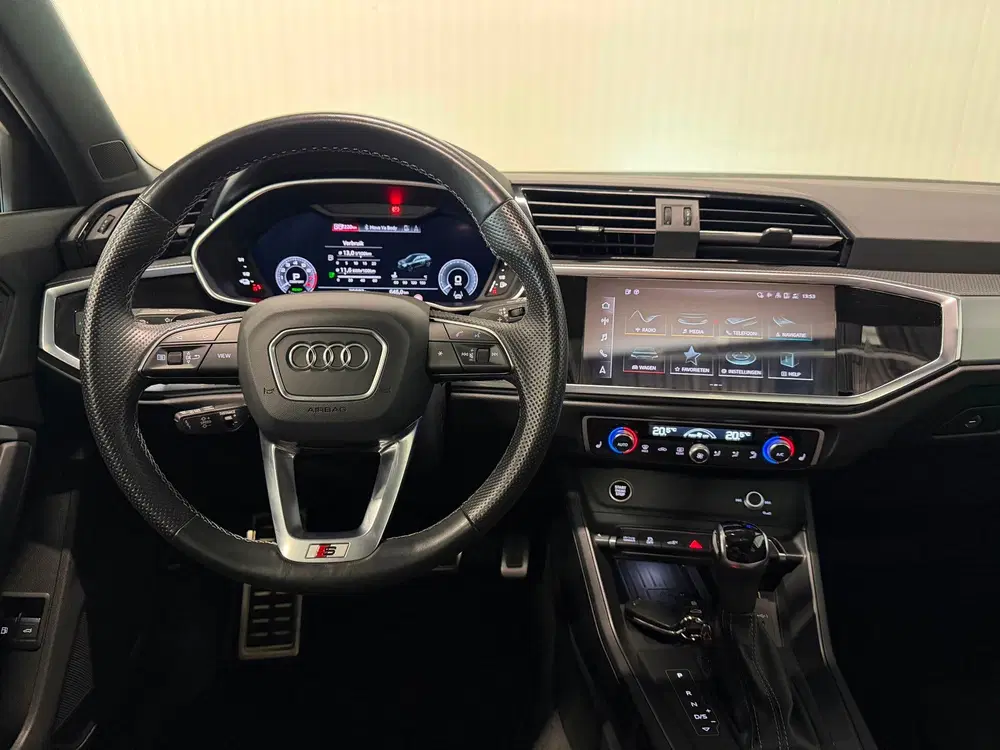 Audi Q3 45 TFSI e S Edition uit 2021, foto 9