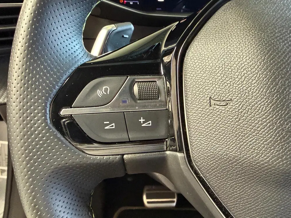 Peugeot 2008 1.2 Hybrid 145 GT Automaat uit 2025, foto 15