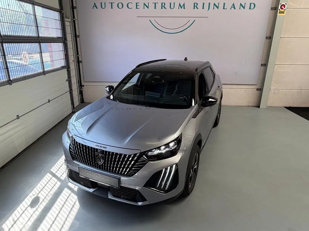 Peugeot 2008 1.2 Hybrid 145 GT Automaat uit 2025, foto 5