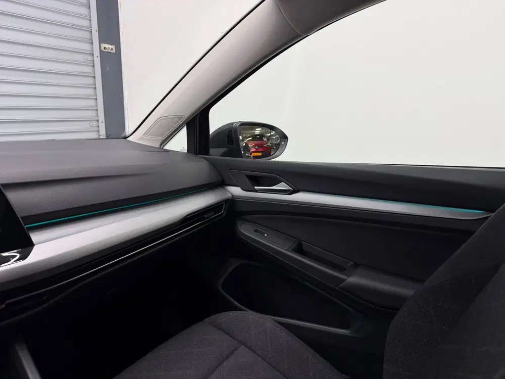 Volkswagen Golf 1.0 eTSI Life Business uit 2024, foto 10
