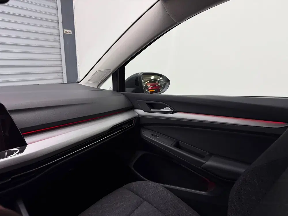 Volkswagen Golf 1.0 eTSI Life Business uit 2024, foto 12