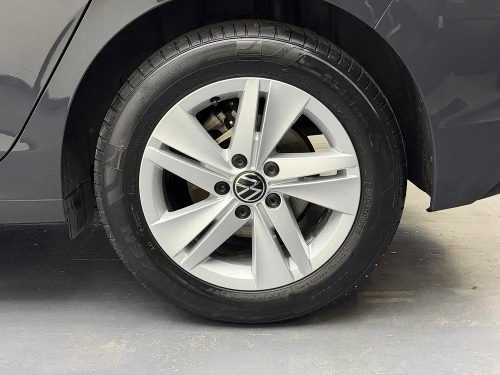 Volkswagen Golf 1.0 eTSI Life Business uit 2024, foto 5