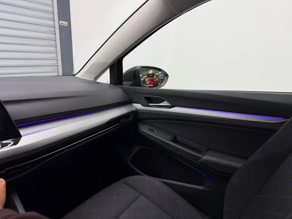 Volkswagen Golf 1.0 eTSI Life Business uit 2024, foto 9