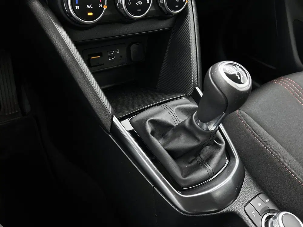 Mazda 2 1.5 e-SkyActiv-G 90 Homura uit 2025, foto 6