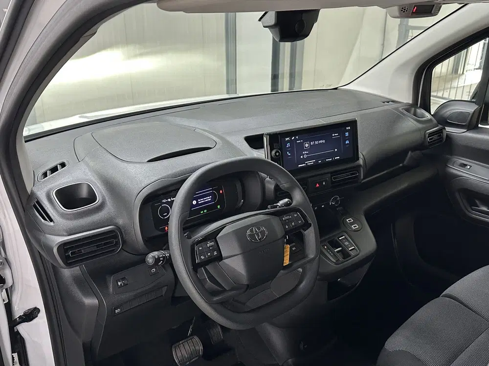 Toyota Proace City Challenger Long (L2) 50 kWh 136p uit 2026, foto 2