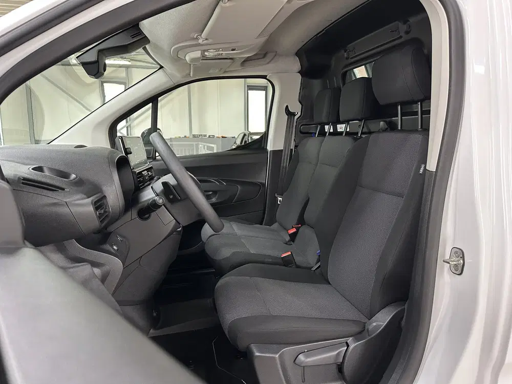 Toyota Proace City Challenger Long (L2) 50 kWh 136p uit 2026, foto 3