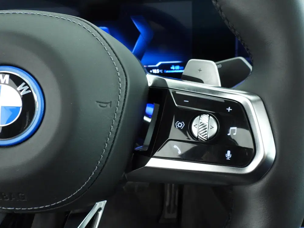 BMW 7-serie 750e xDrive uit 2024, foto 12
