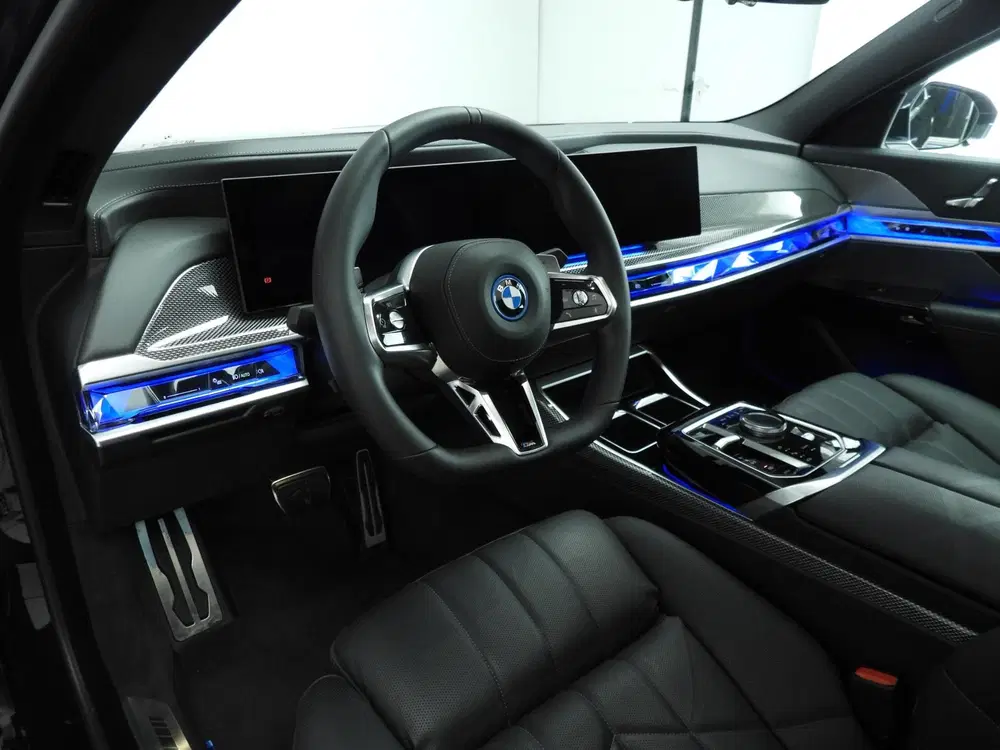 BMW 7-serie 750e xDrive uit 2024, foto 3