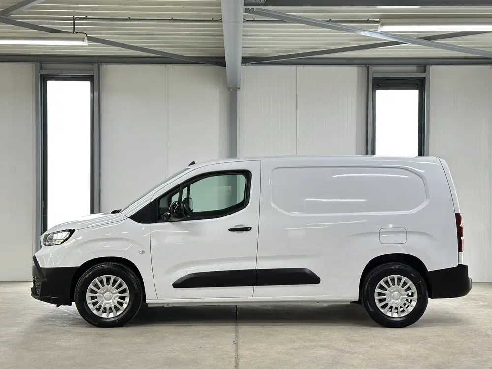 Toyota Proace City Challenger Long (L2) 50 kWh 136p uit 2026, foto 4