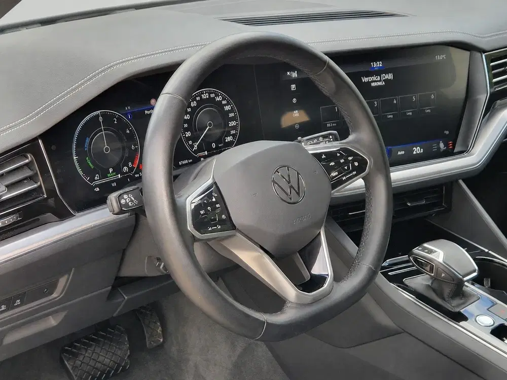 Volkswagen Touareg 3.0 TSi eHybrid 4MOTION PHEV LUCHTVERING uit 2023, foto 14
