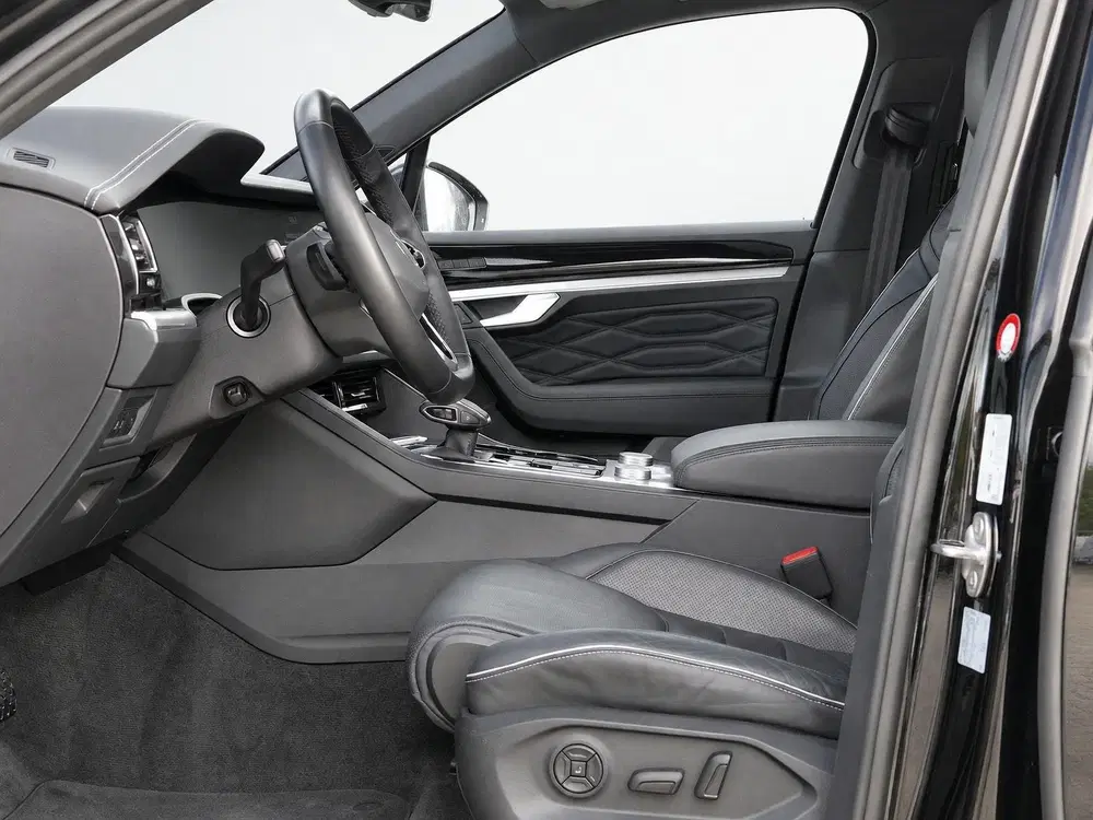 Volkswagen Touareg 3.0 TSi eHybrid 4MOTION PHEV LUCHTVERING uit 2023, foto 9