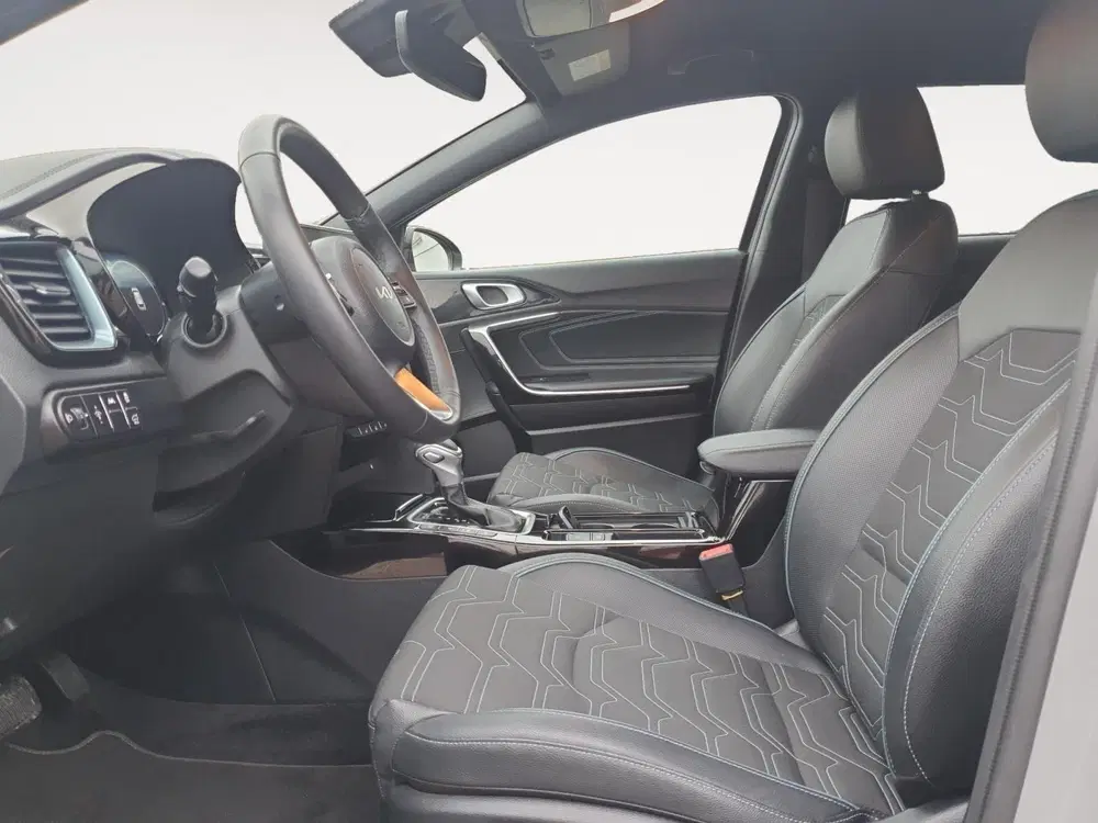 Kia Ceed 1.0T MHEV Design Edition uit 2025, foto 14