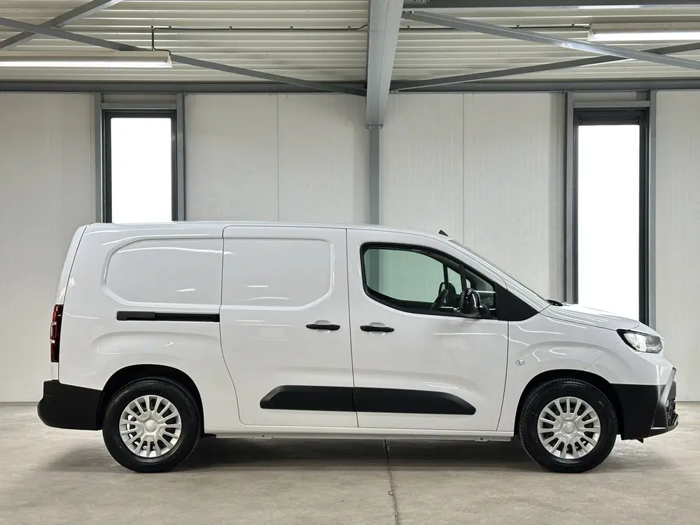 Toyota Proace City Challenger Long (L2) 50 kWh 136p uit 2026, foto 6