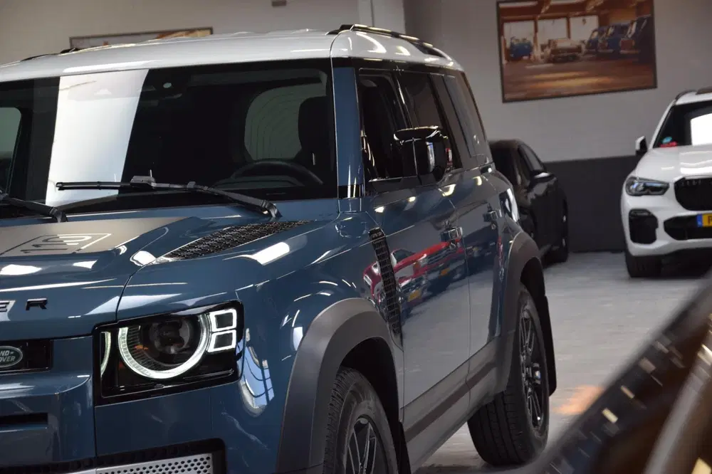Land Rover Defender 2.0 D240 110 HSE Grijs kenteken uit 2020, foto 13