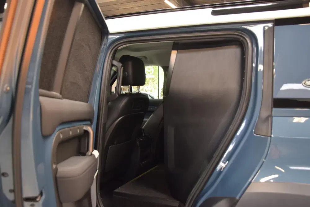 Land Rover Defender 2.0 D240 110 HSE Grijs kenteken uit 2020, foto 14