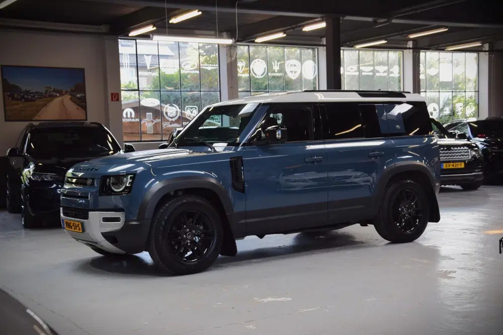 Land Rover Defender 2.0 D240 110 HSE Grijs kenteken uit 2020, foto 4