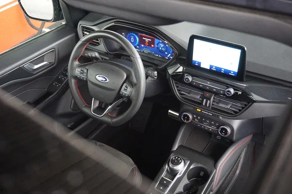Ford Kuga 2.5 PHEV ST-Line X uit 2023, foto 3